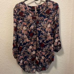 Women’s floral pullover blouse